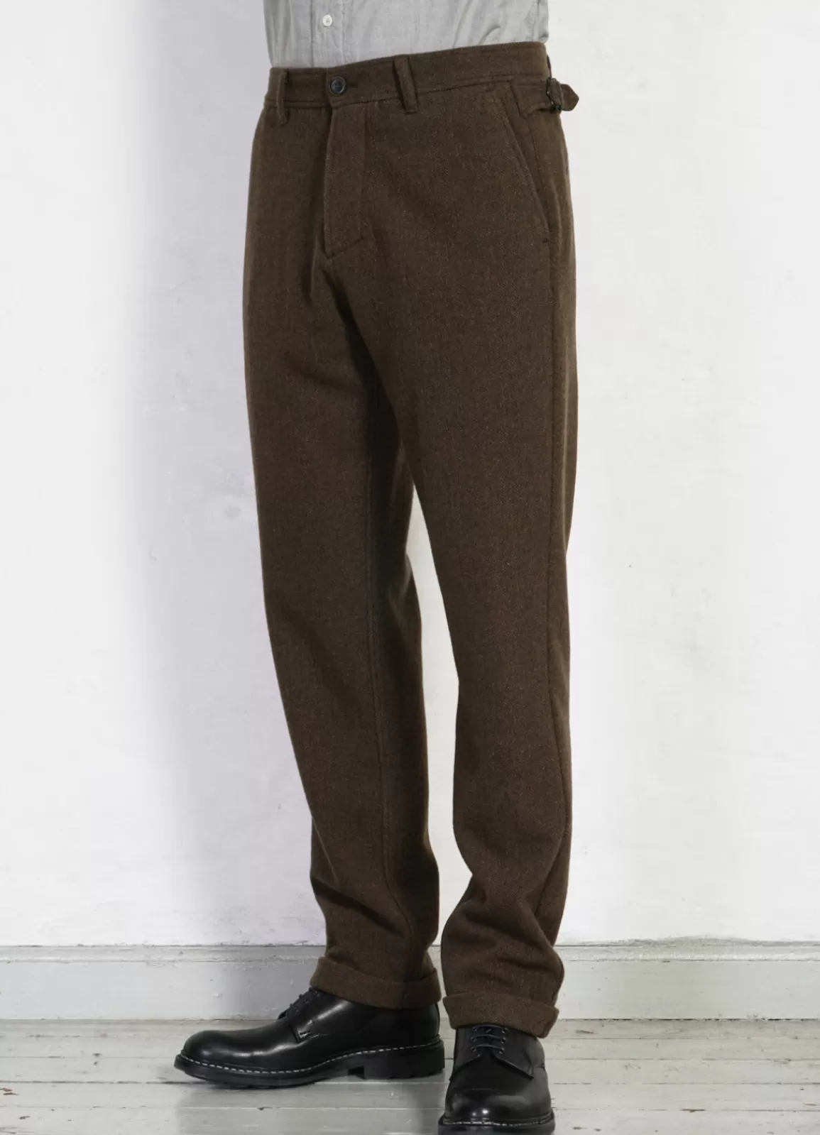 Outlet Finn | Side Buckle Regular Trousers | Brown Herringbone Suiting