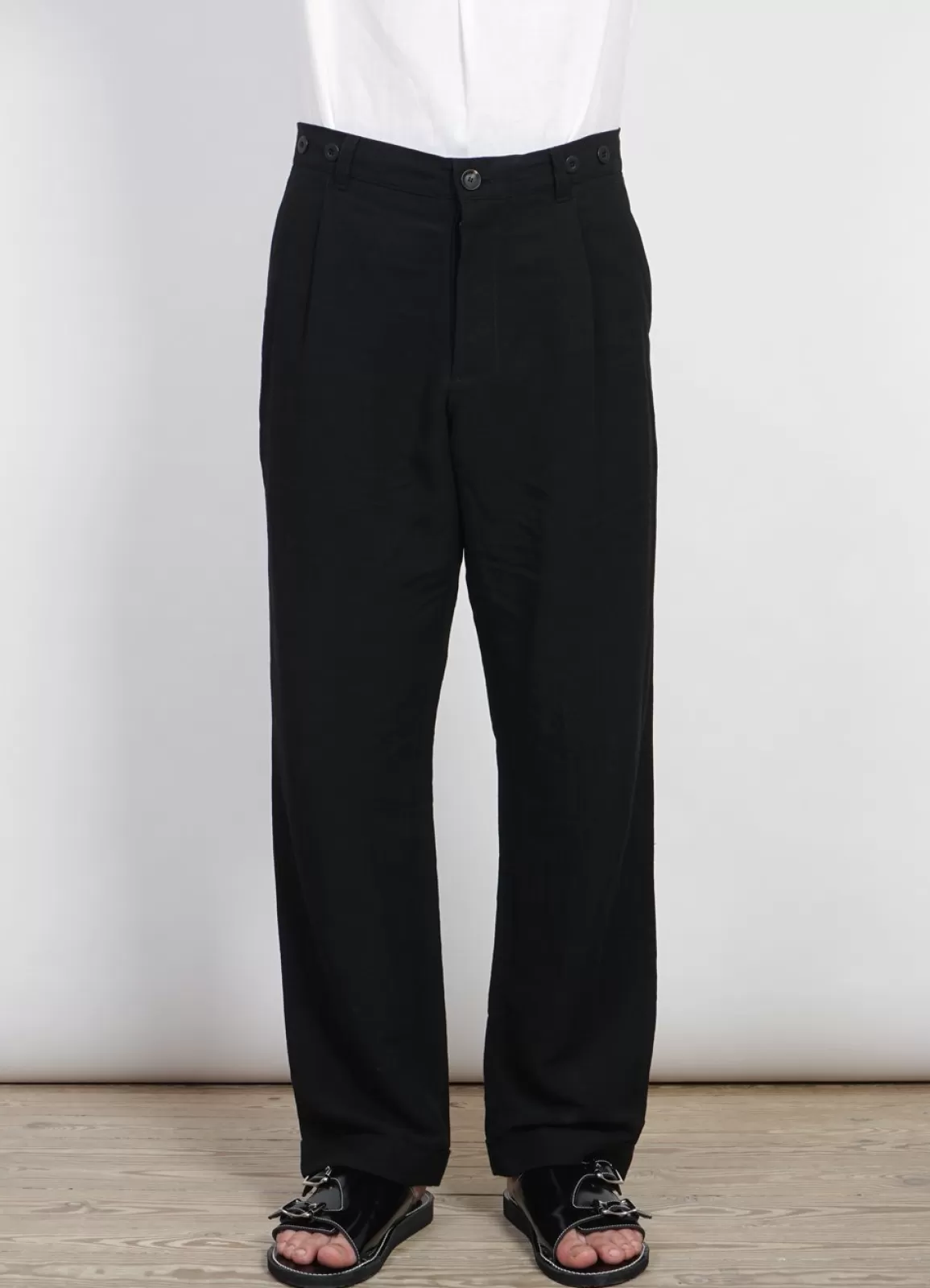 Online Sune | Pleated Wide Cut Trousers | Black Suiting