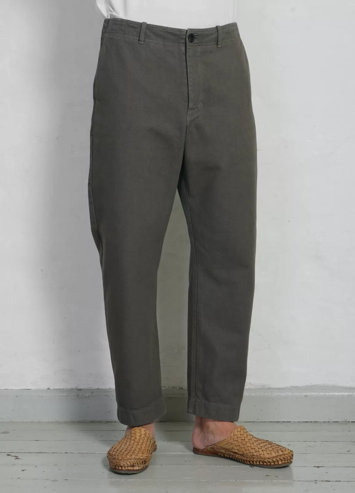 Store Trygve | Wide Cut Cropped Trousers | Green Grey Trousers